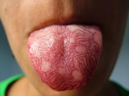 lengua tatuada